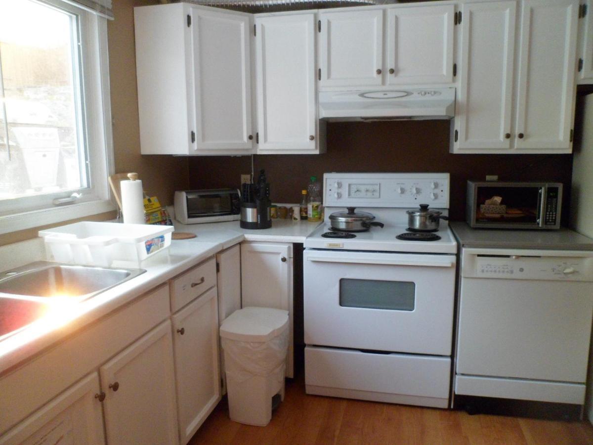 Jenny Guest House Yellowknife Dış mekan fotoğraf